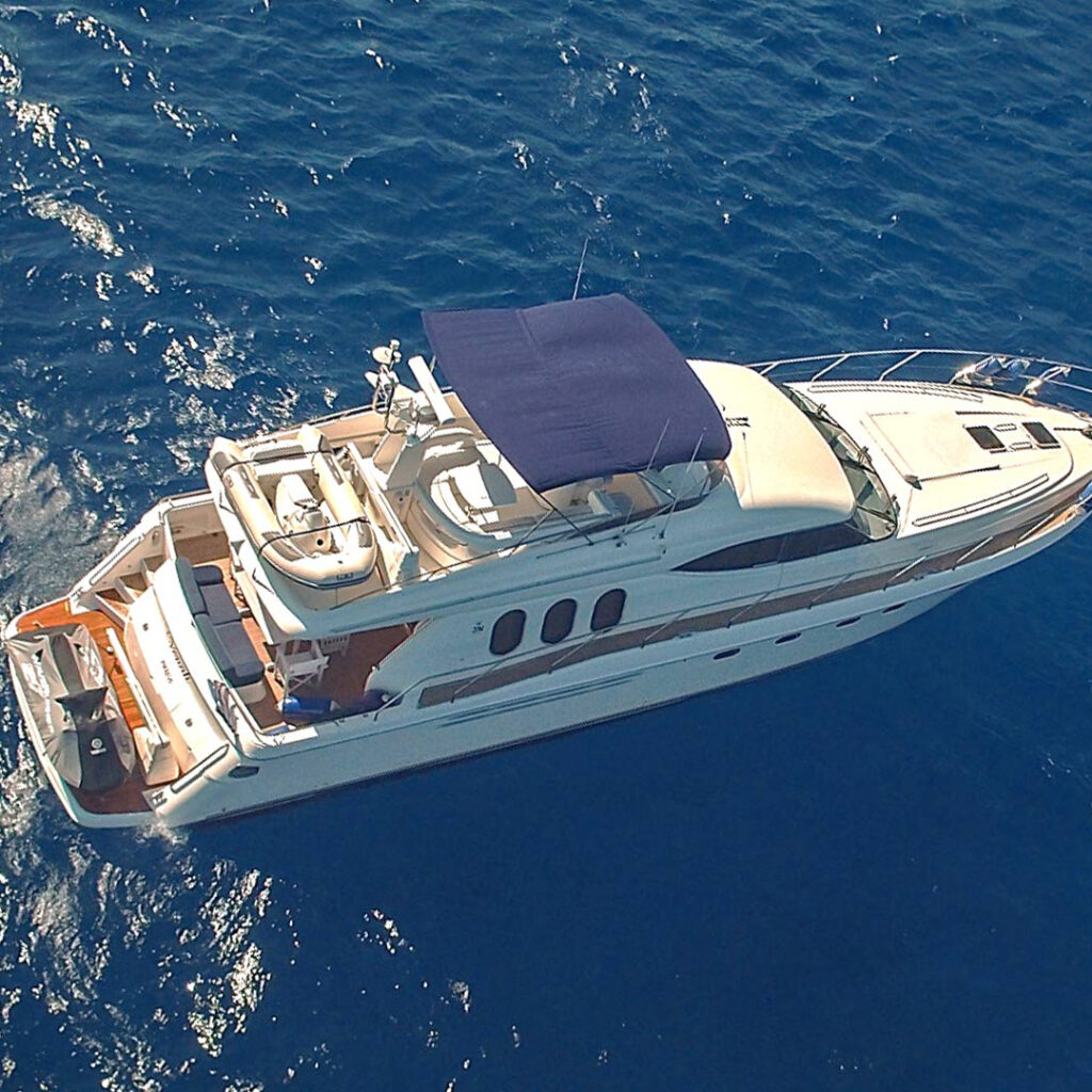 crewed motor yacht charter greece