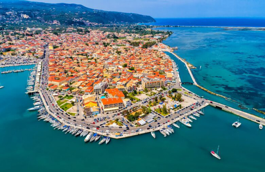 charter a yacht in lefkas