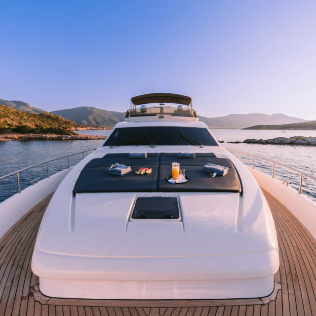 oxygen motor yacht